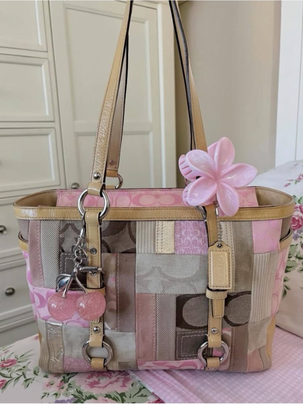 LOOKING!!! NOT SELLING- Vintage Coach bag